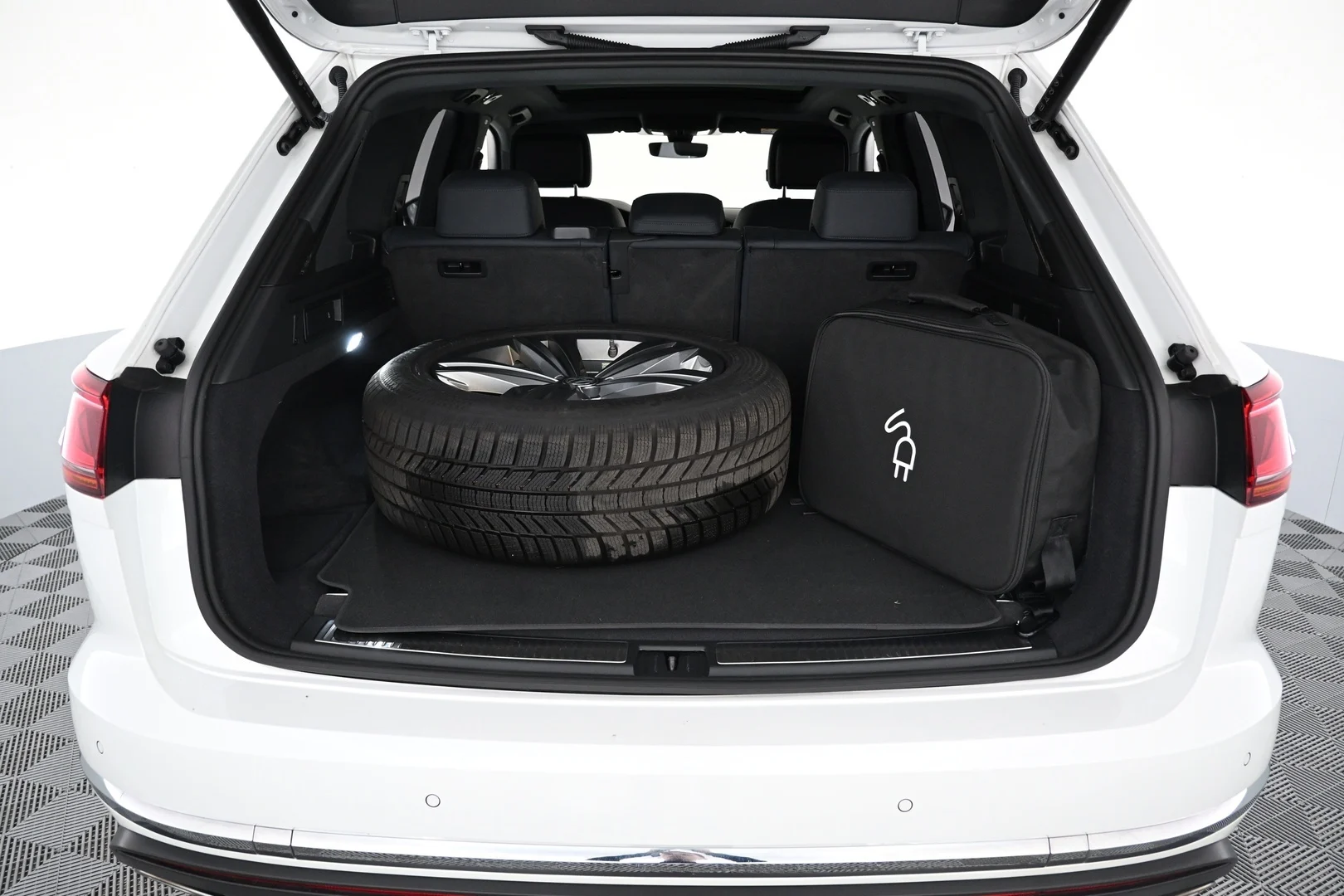 Car Image - VgwG6ftJMemCvlh02lpRV