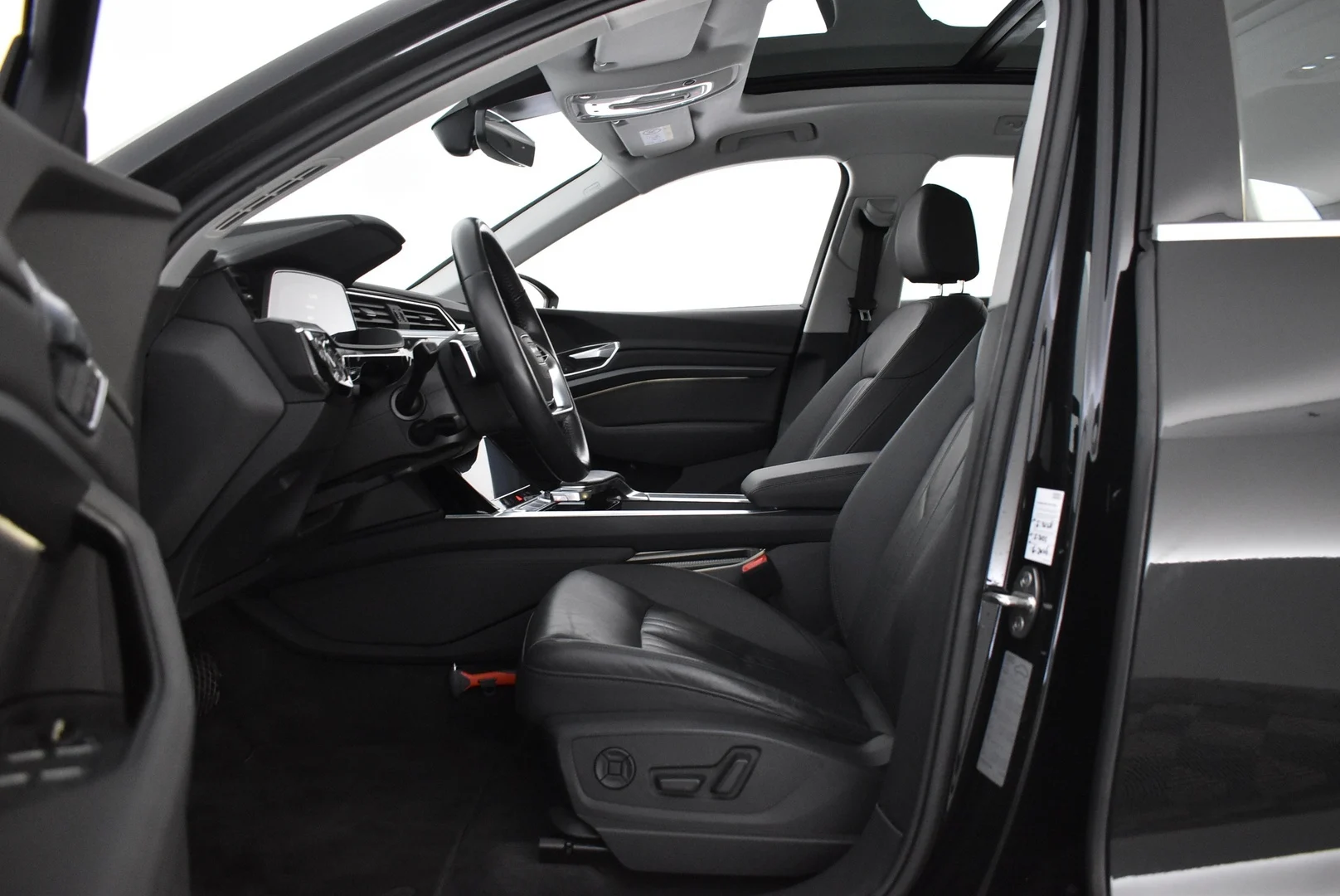 Car Image - 1vaa00vKcw284Ew8kzTZRw