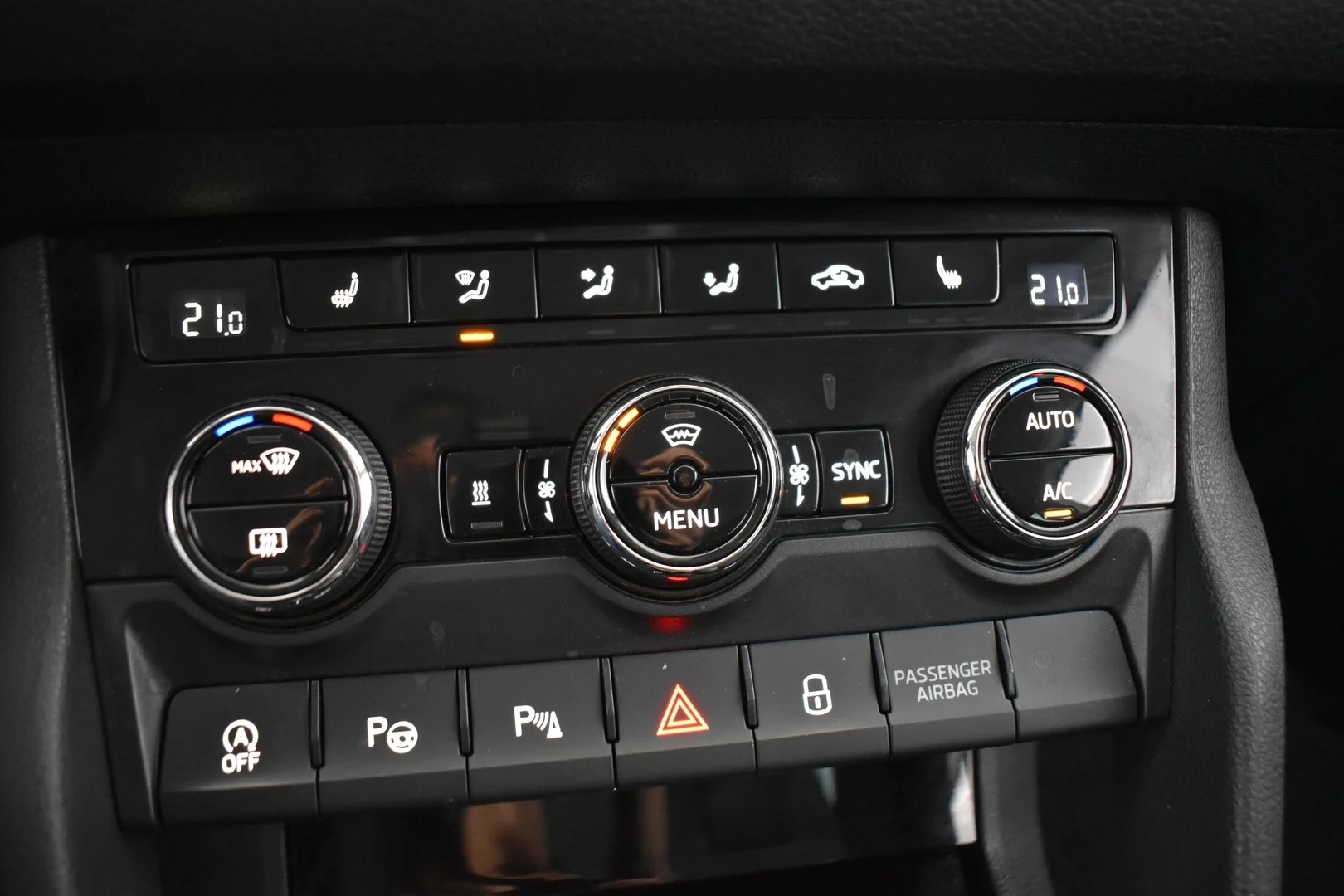 Car Image - 5hLoFwjJbZWoS6aWXnRJw1