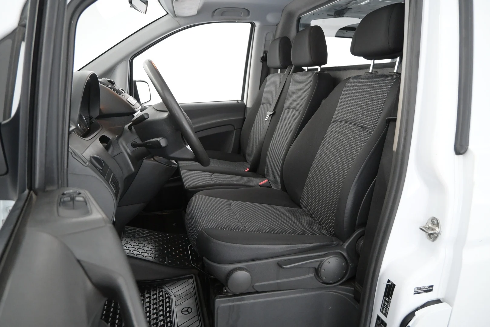 Car Image - 6G9lgrT3ZFz5e0WiCyknDD