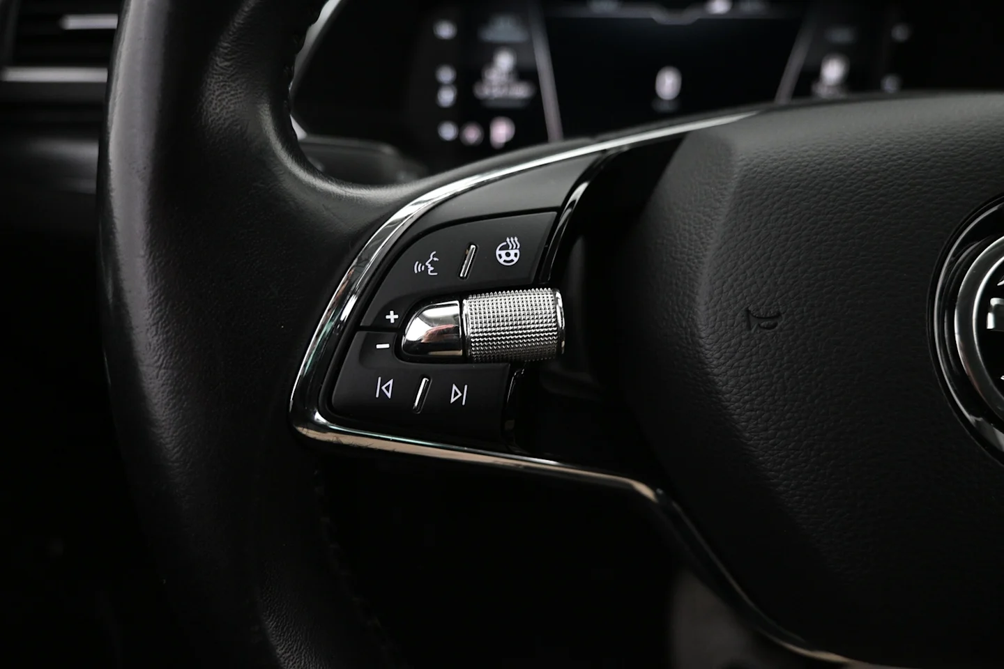 Car Image - 1hTWXRO9i0JH1CttTJJFt3