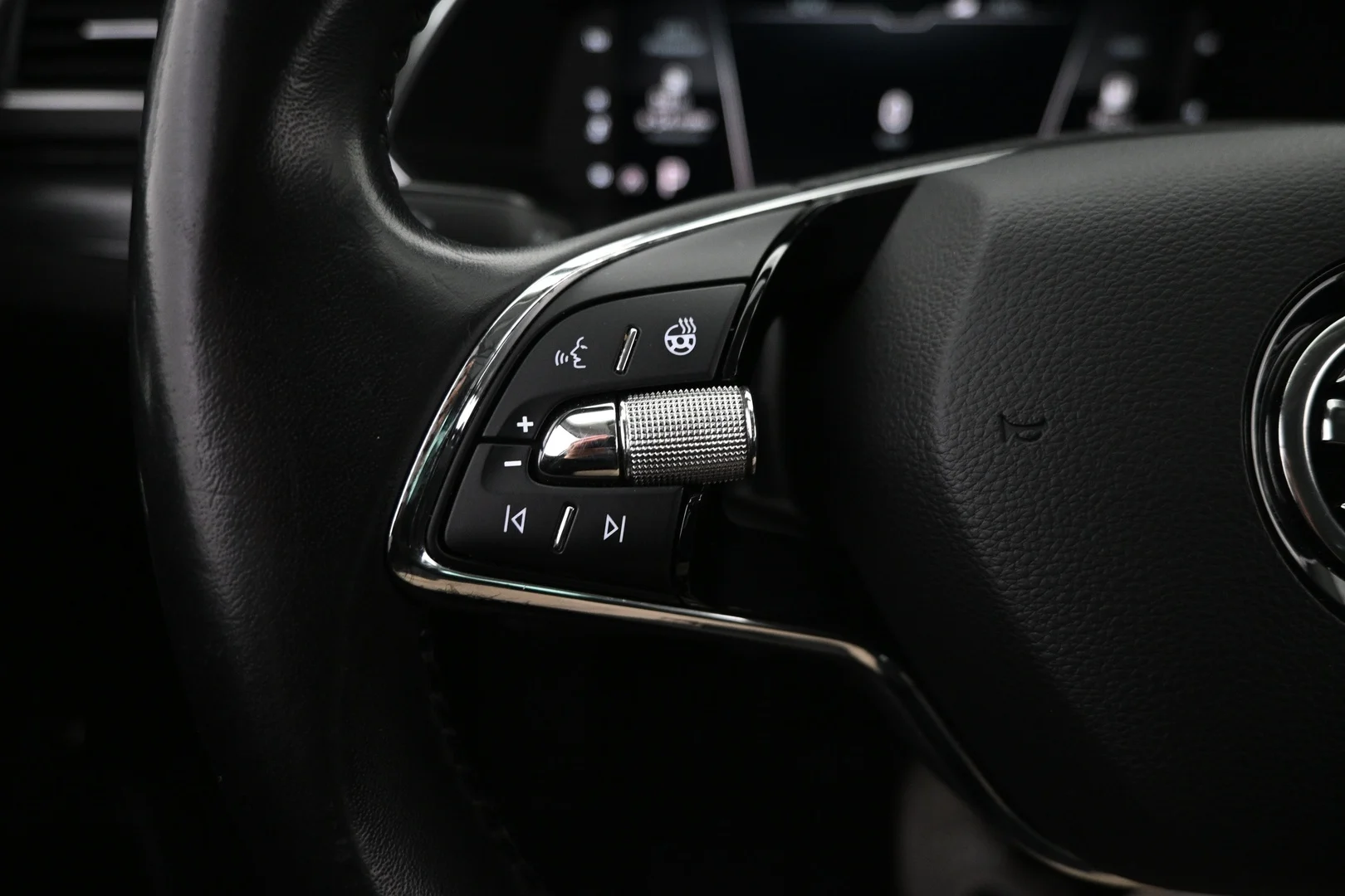 Car Image - 1hTWXRO9i0JH1CttTJJFt3