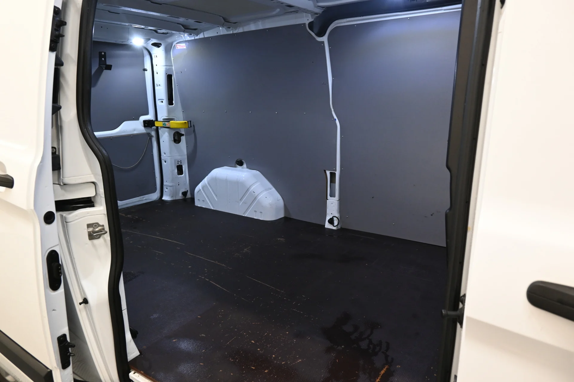 Car Image - 3zwsmrFdTUJGCz2eilgB4t