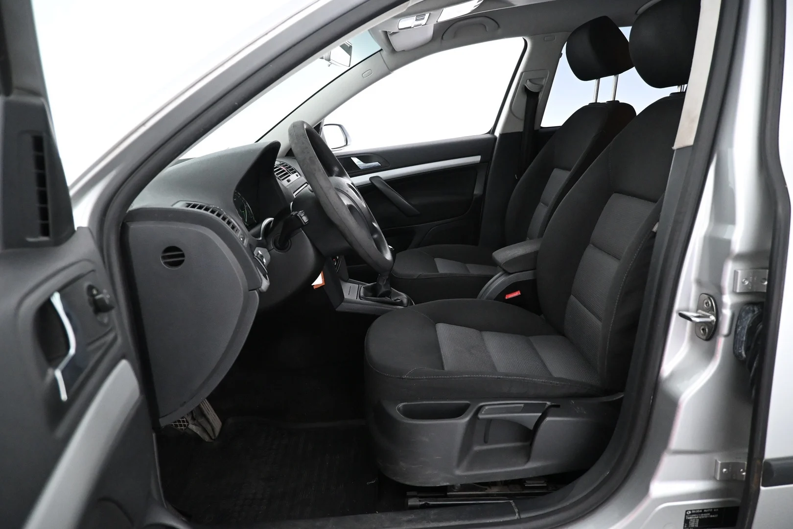 Car Image - 6hPnDHgYcF1jHqFEVaYHcA