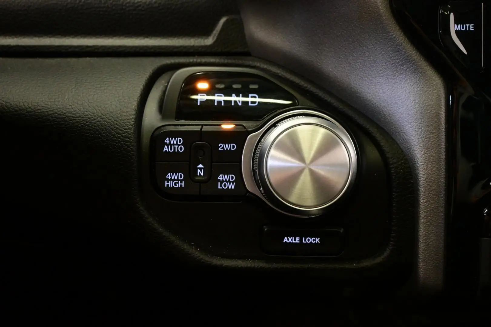 Car Image - 2oEDmYI3U4z6N8g3znNxXC