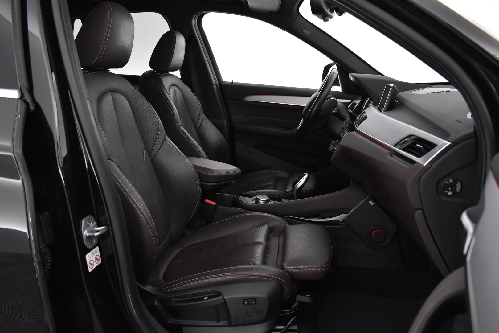 Car Image - 1BcrXf7zM4VyWaR5oYEuRp
