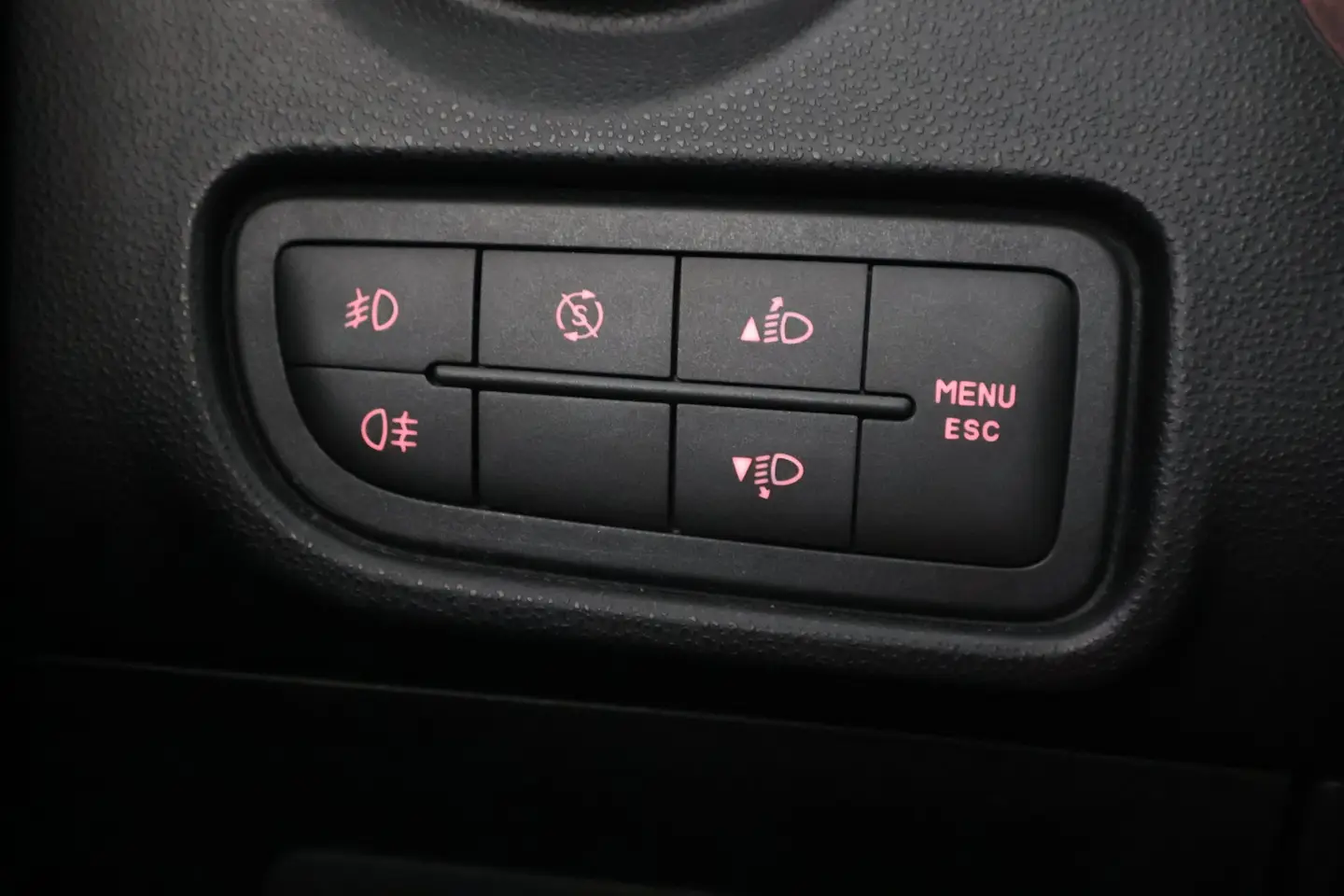 Car Image - 7ydKj9Nz8hufxerHE6A1tR