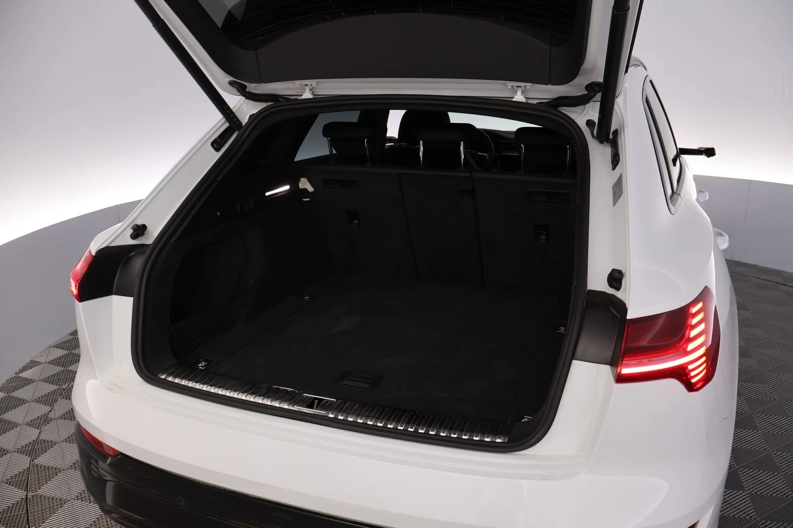 Car Image - 1jcyJm9viHQ2IsRrsuiX4M
