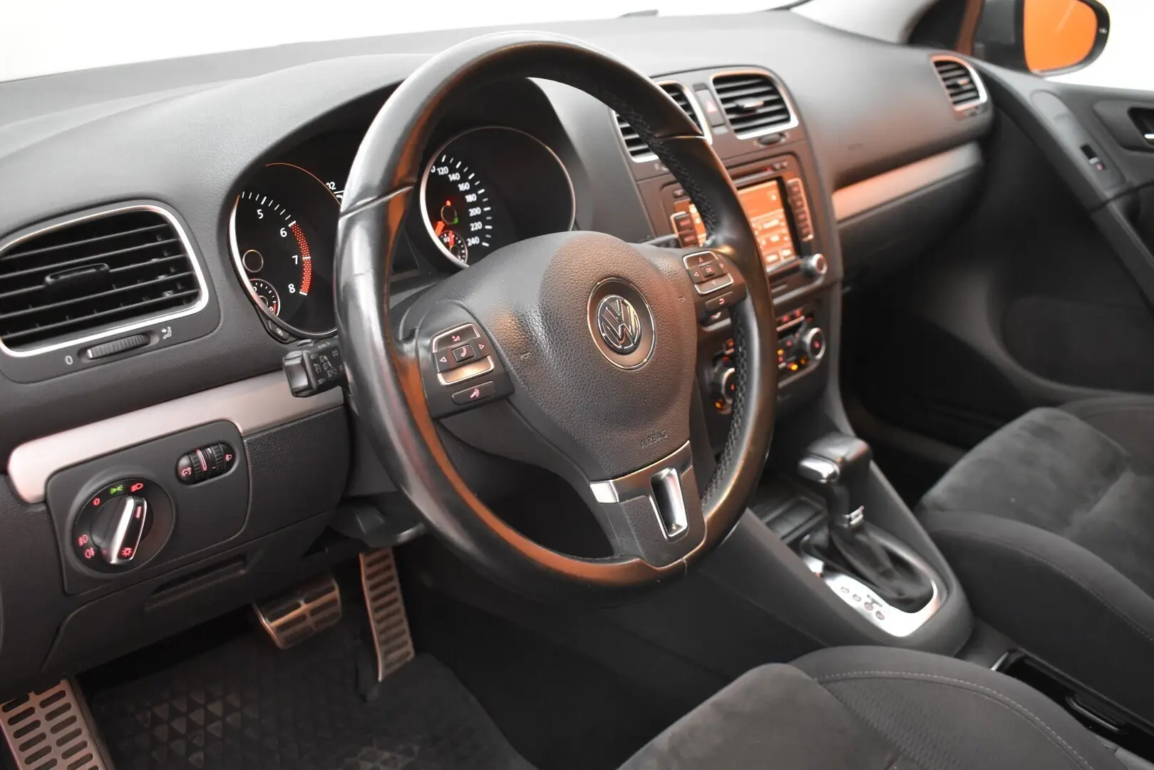 Car Image - 1RHrr6IdQq6AT0oHzhn2os