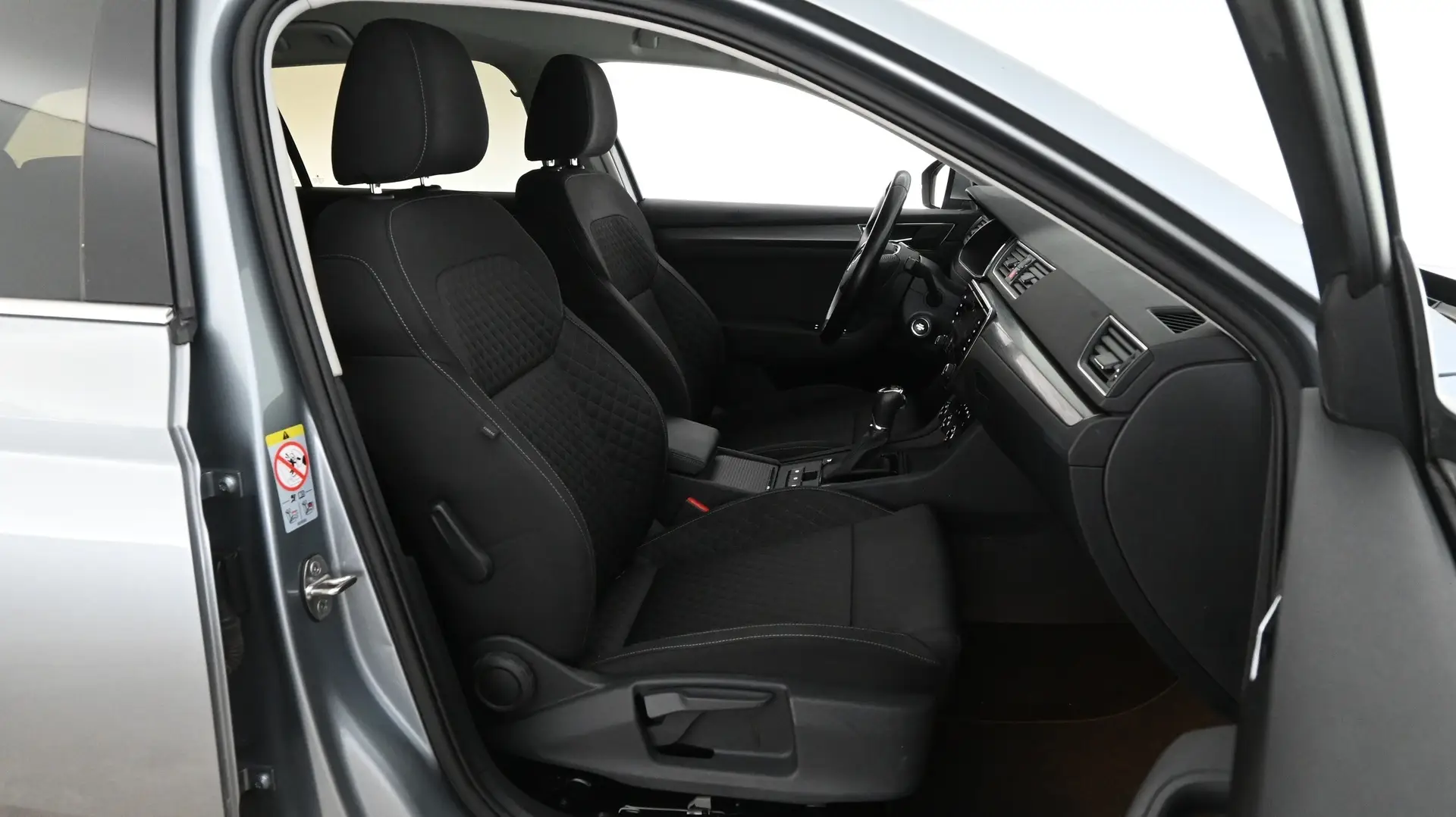 Car Image - 4jNYWFkkHGWDPUMPtGgd2x