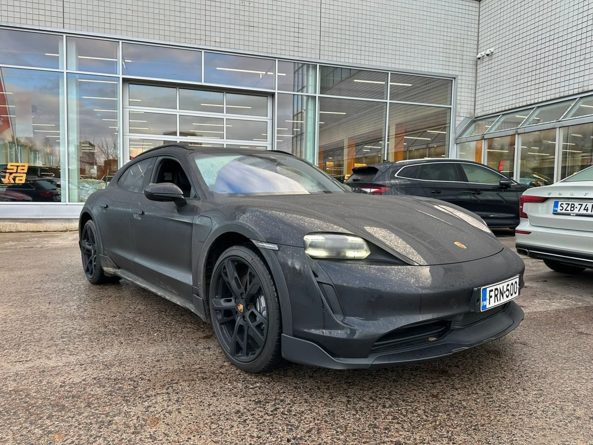 Car Image - 7I2hW6LE35XAXXdM9jFI6O