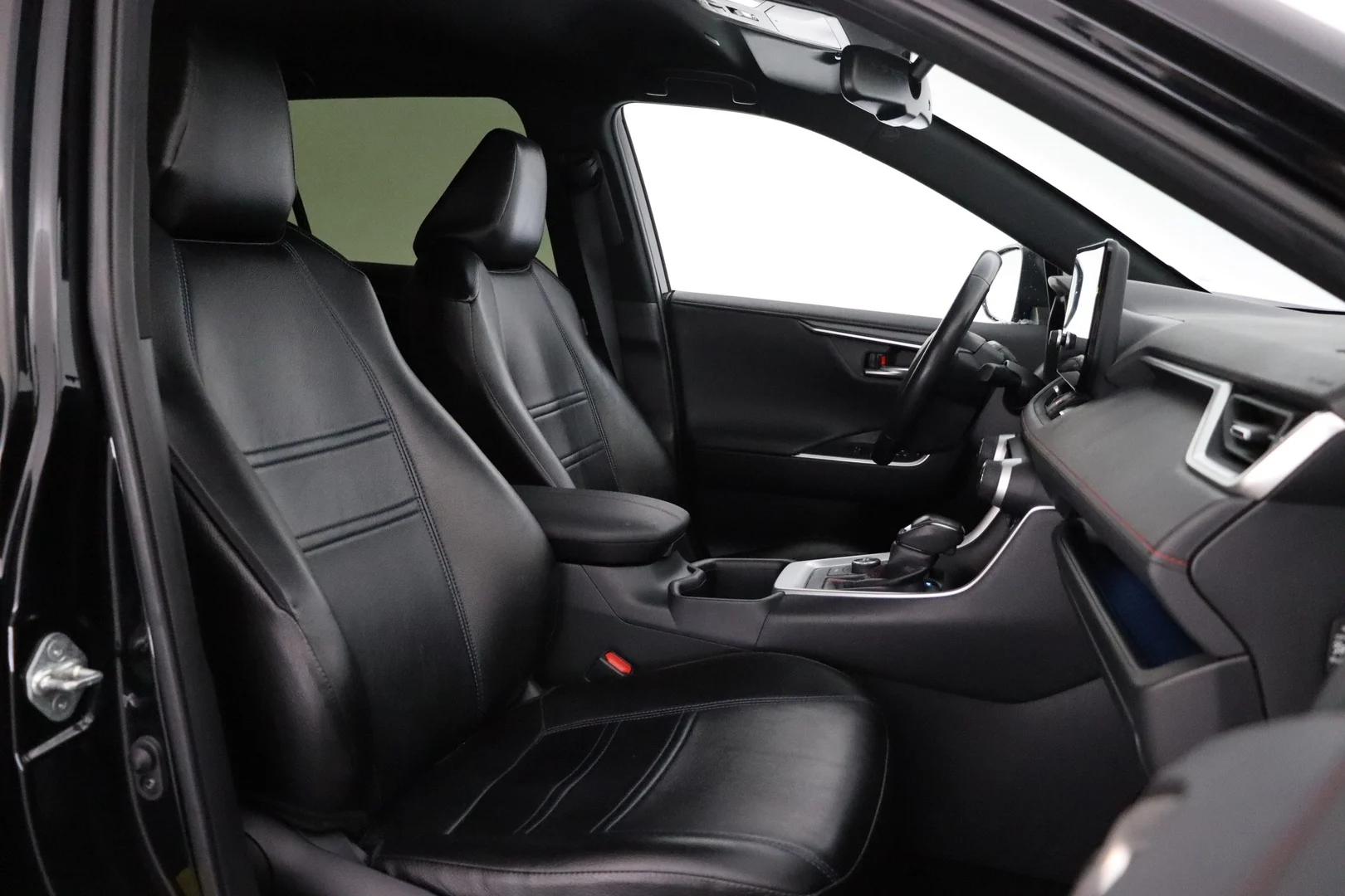 Car Image - 2PVGWbRiVsnIB5ogQ8ZQKl