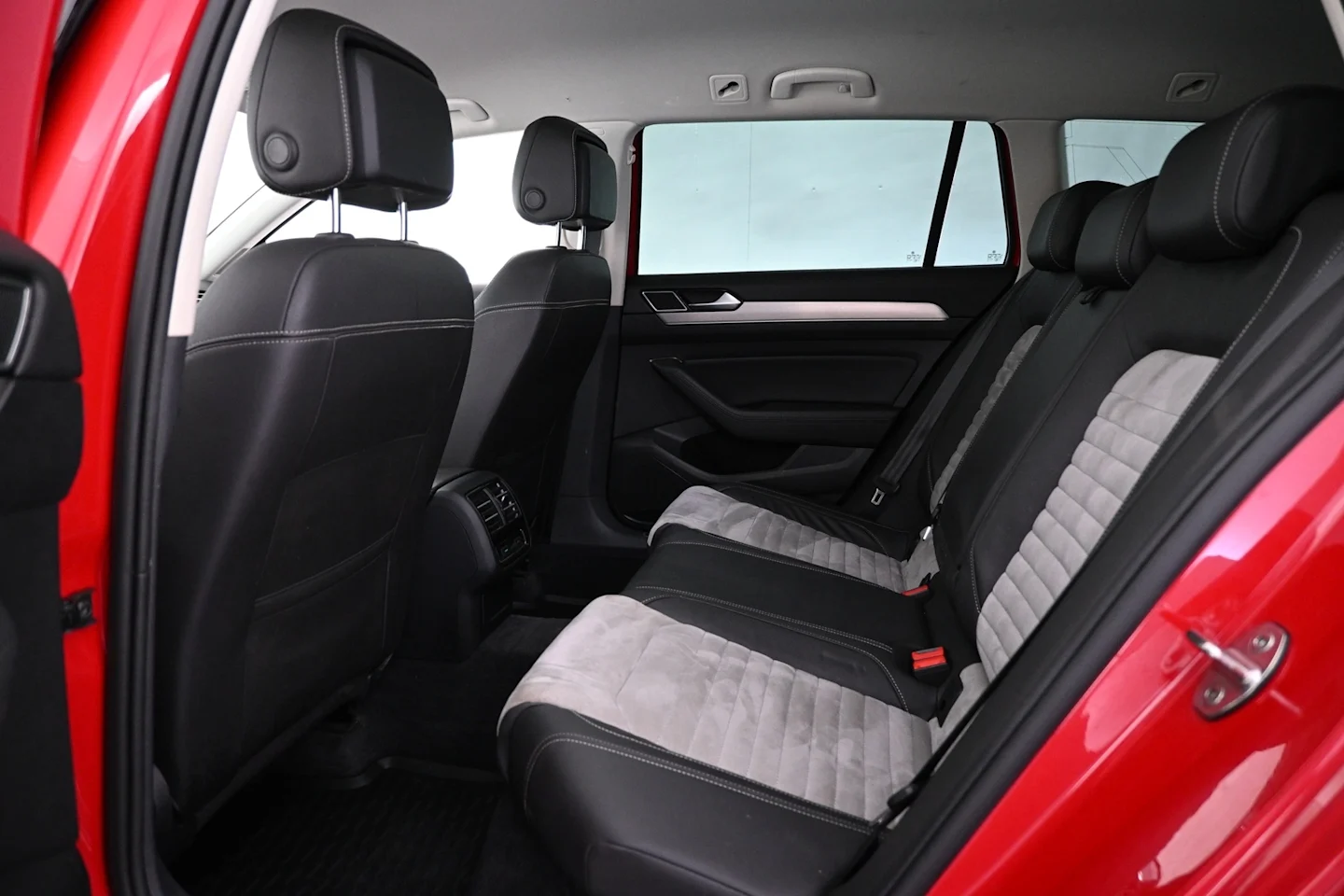 Car Image - 1sFkPC4OhrHawv74CXVKAd