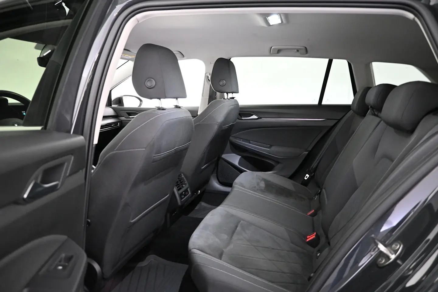 Car Image - BgpyEPo1DdHfybEvbcR4y