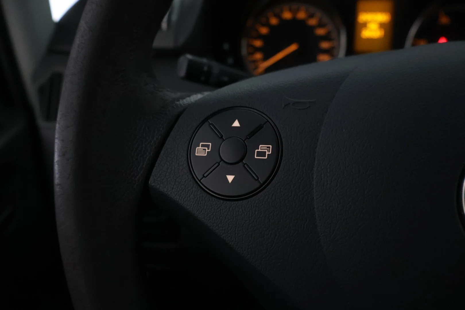 Car Image - 5v5NKyQSmq4sIOVHLGU6cL