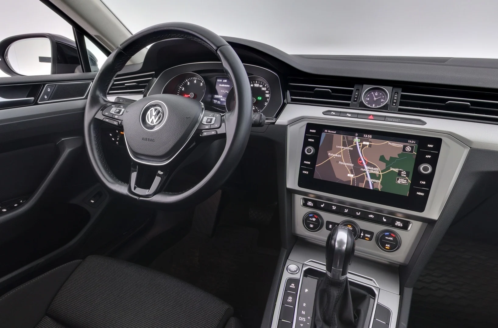 Car Image - 1hdjWm7kTYyUF1vHmXqQly