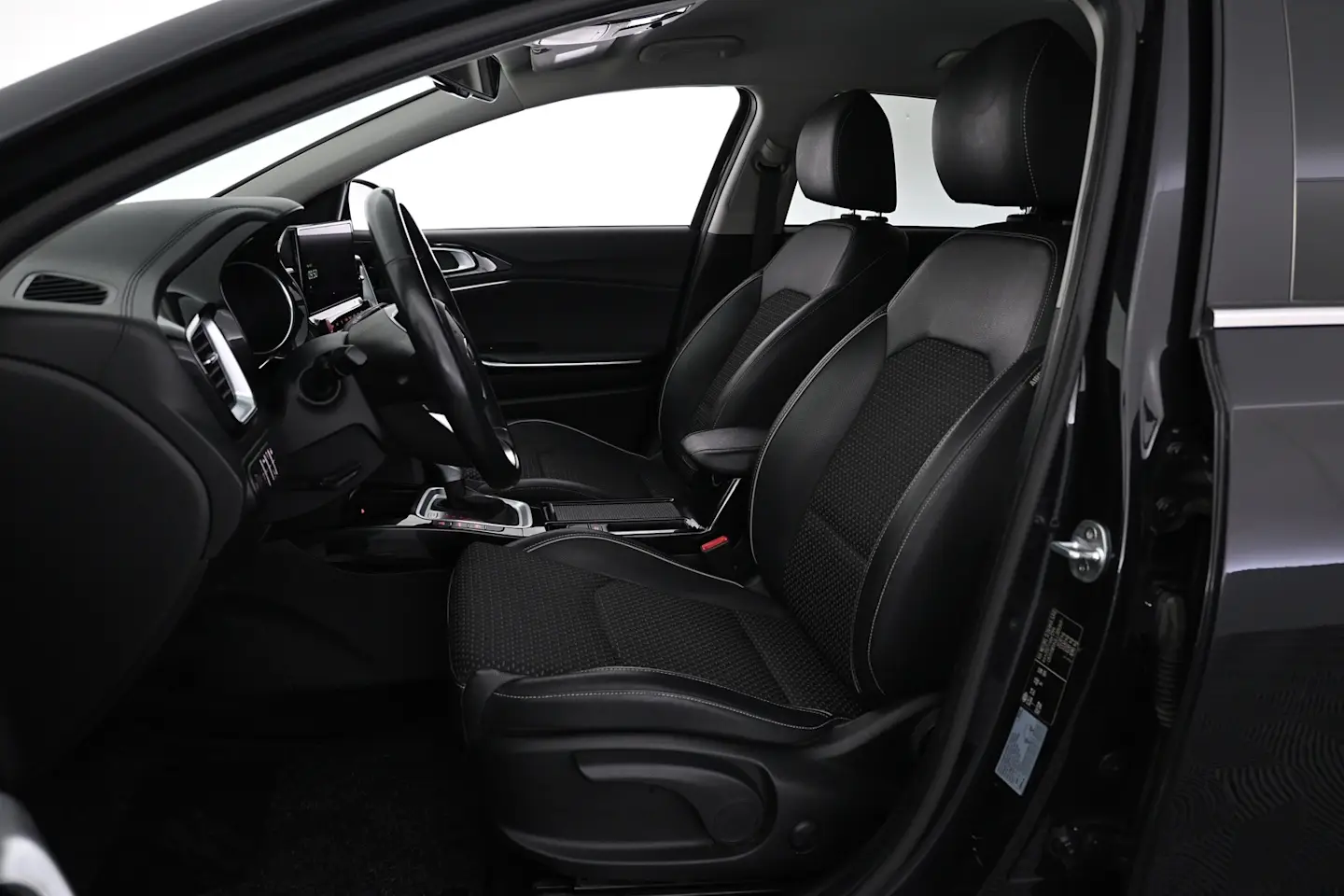 Car Image - 3mGzRurbNmz8XrApBdsYJ8