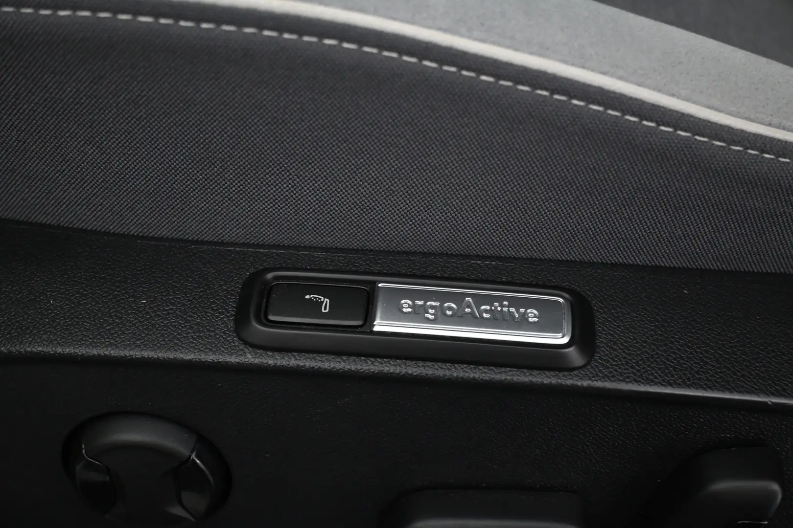 Car Image - 5ix7gv2uP5A3SdAktycRWK