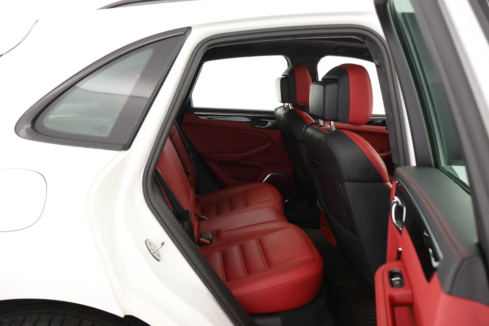 Car Image - 5amvhMTdIWAXPbyhe9Uoik