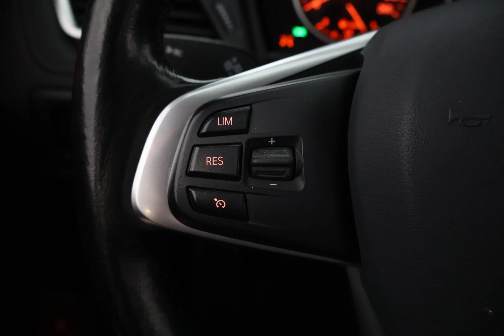 Car Image - 5U9jrrJv3mzmF4vkOO1ZXp