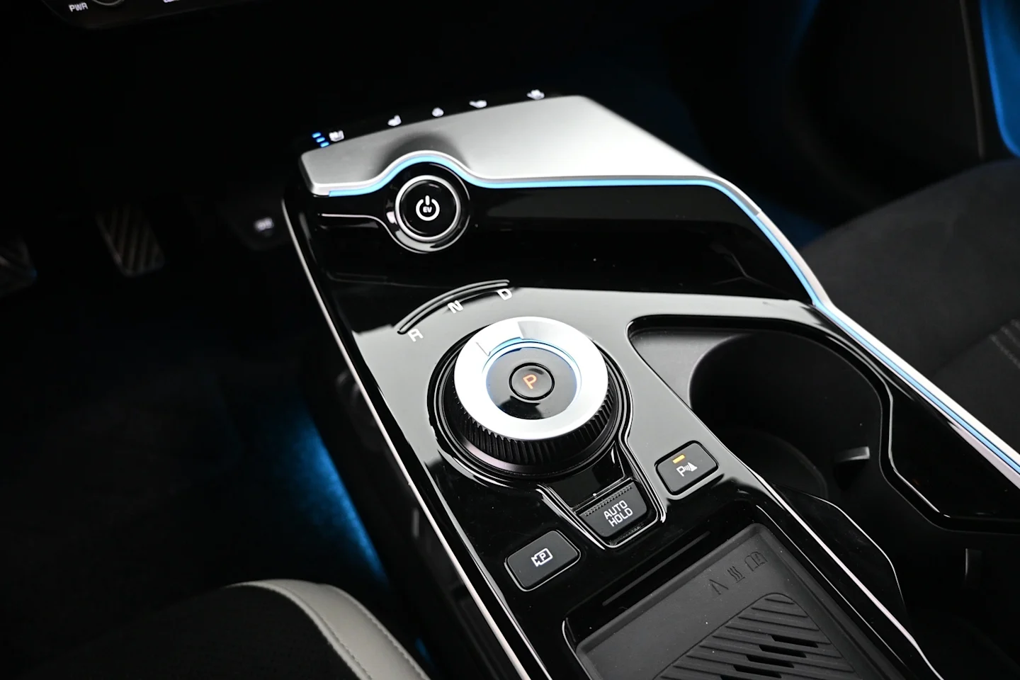 Car Image - 3TyiBY2lCol9xh9y7TNQeK