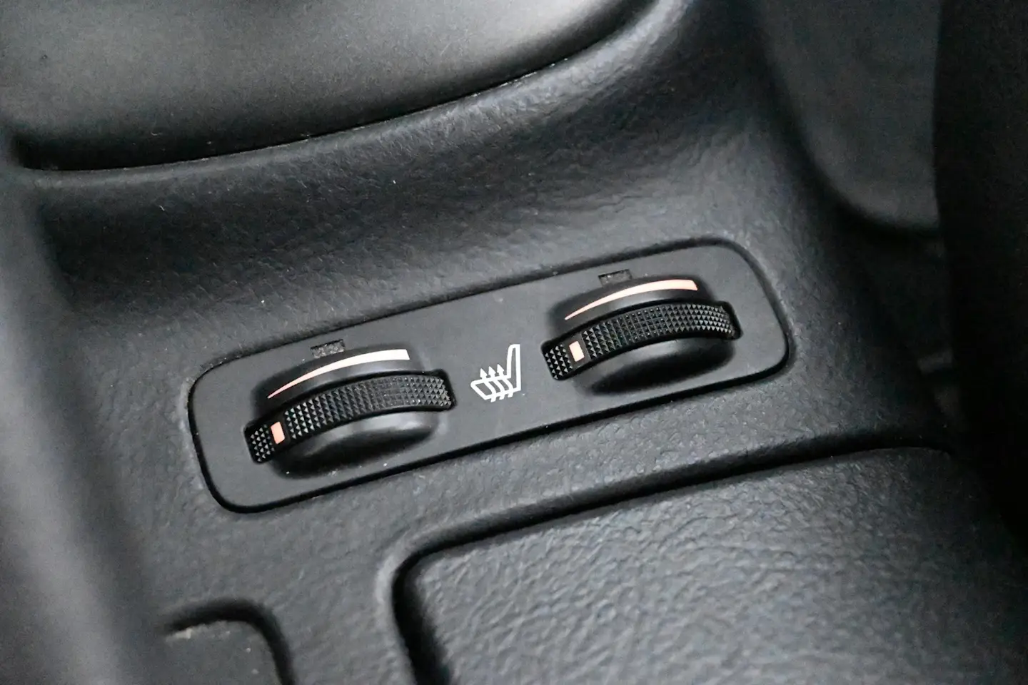 Car Image - 4uJzEmBPRLifdO9qNO5eUN