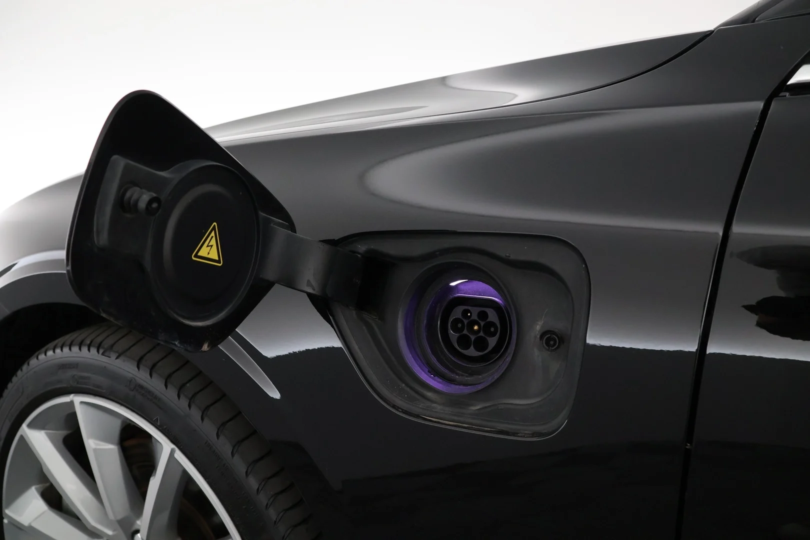 Car Image - 6DlfZoGuhbEFTjSiHRZoyg