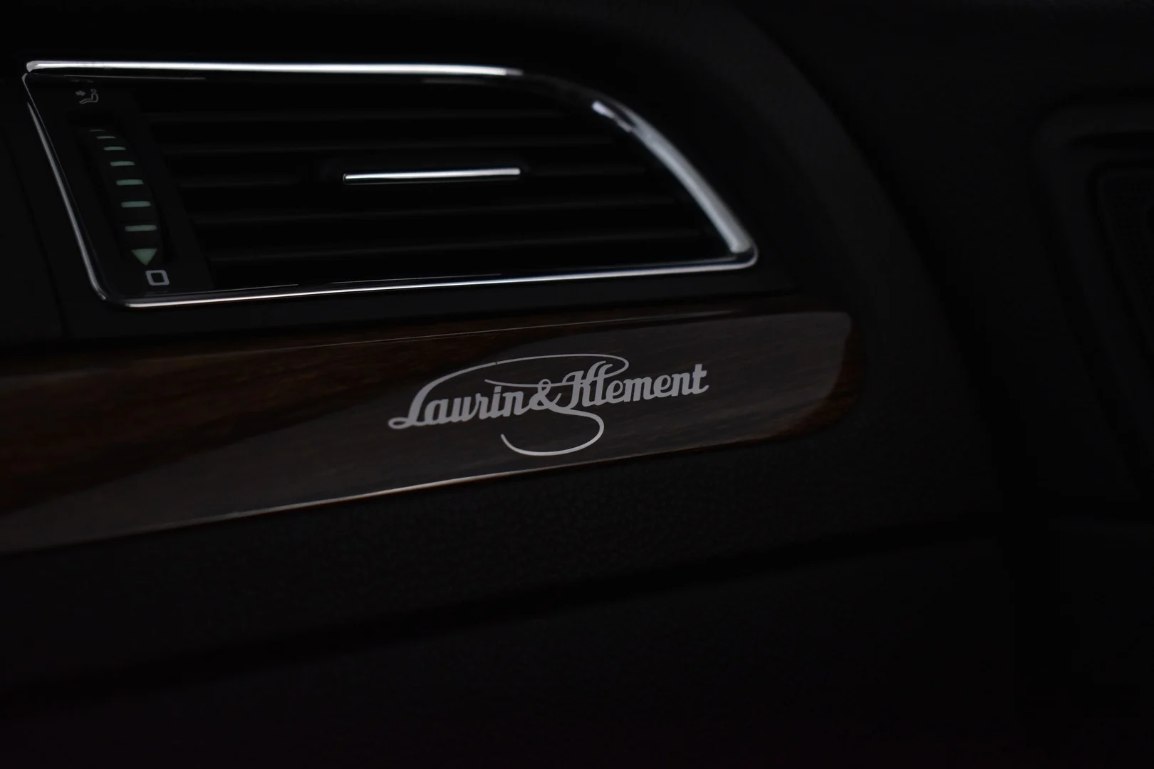 Car Image - MS4iWvbiEdivxwB4uEoip