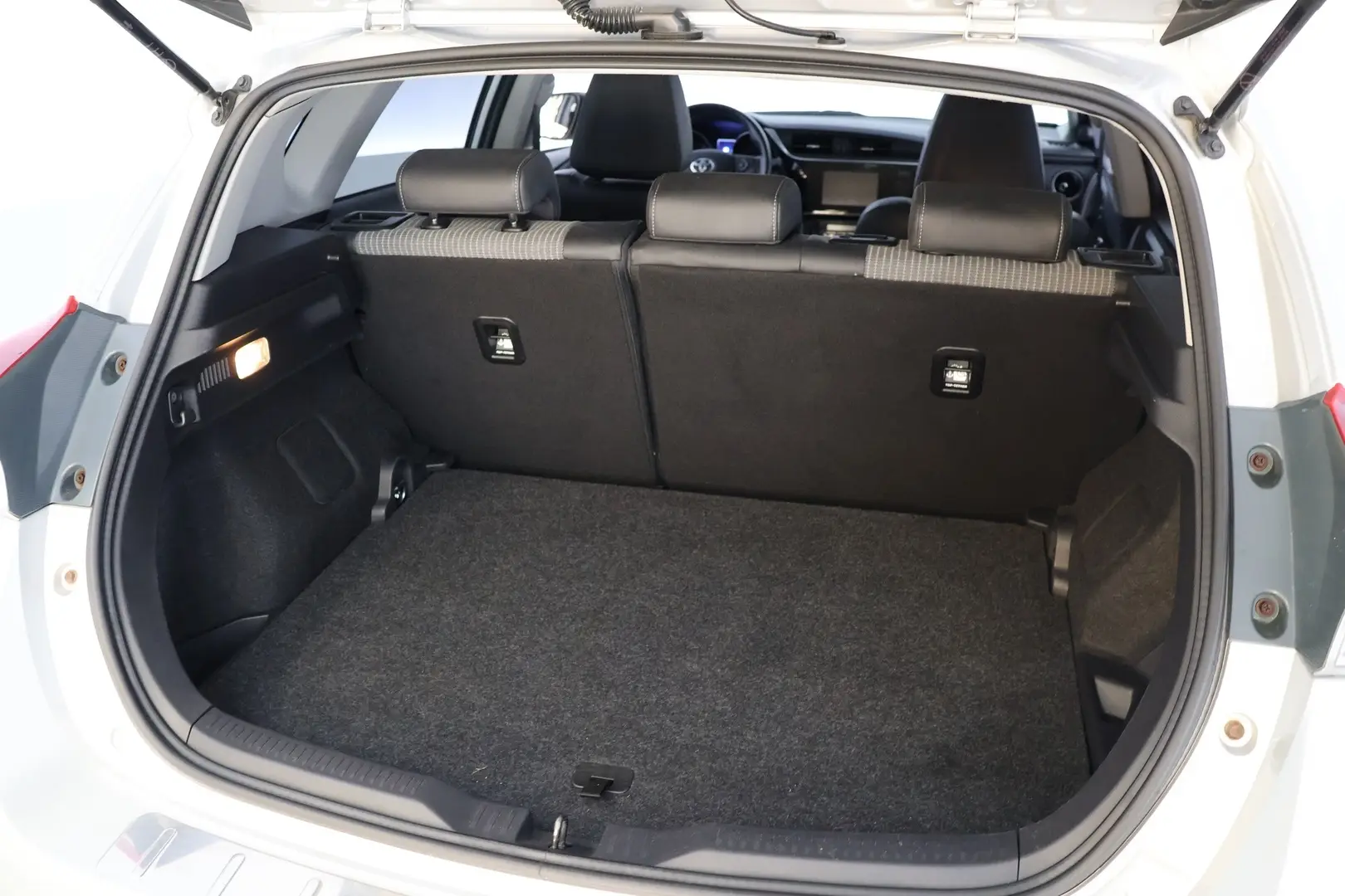 Car Image - 5TfhC5Zui6wQ5GUZ7k8Xtb
