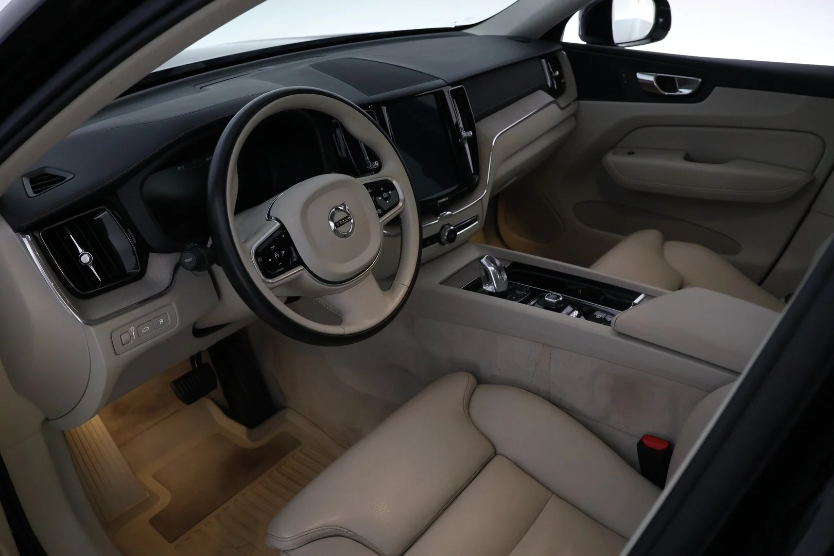 Car Image - 1vBWXtYSwVr9yBKSEihw7M