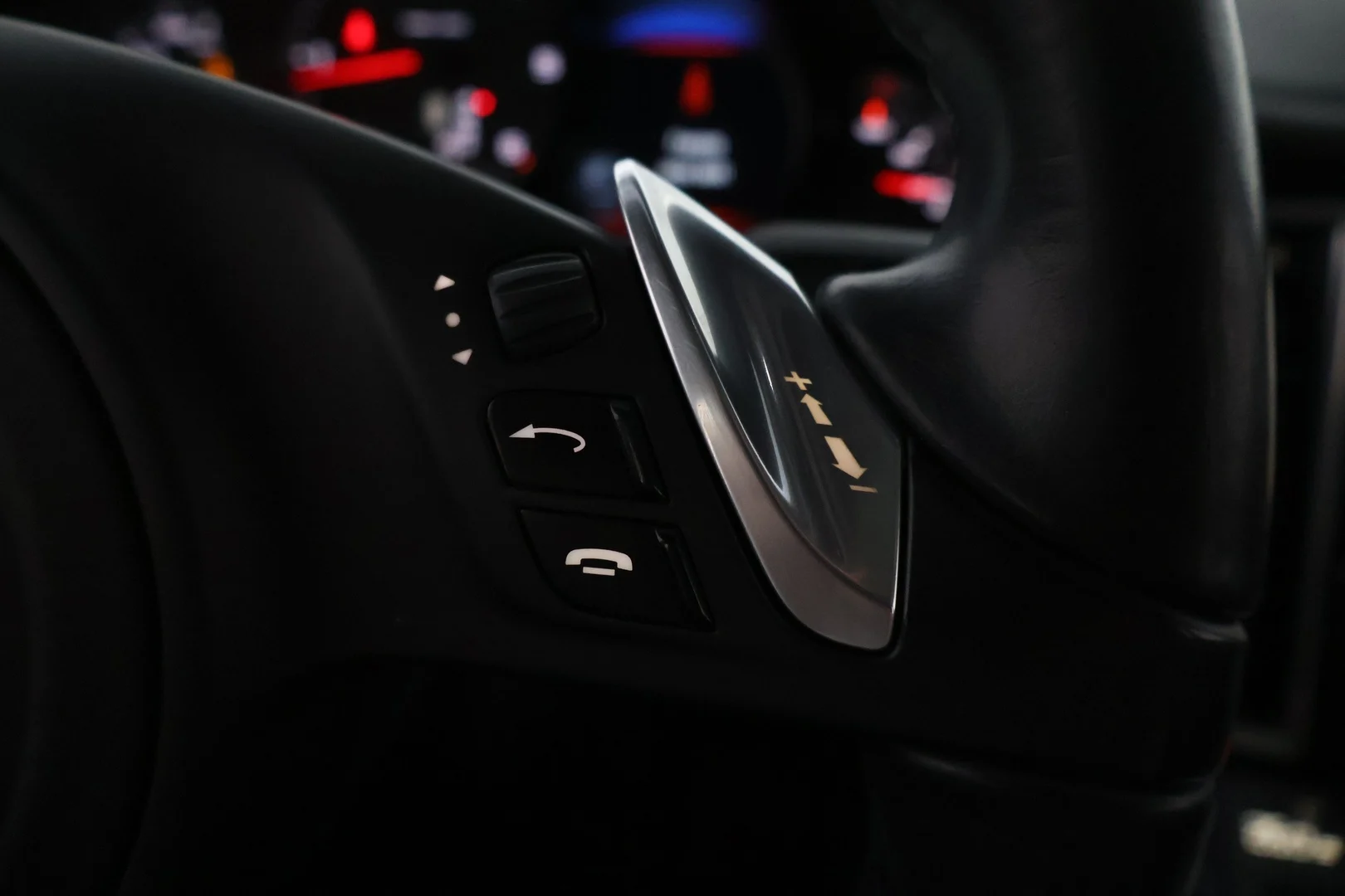 Car Image - 3REbDLzgUs4ohN67jjKiH7