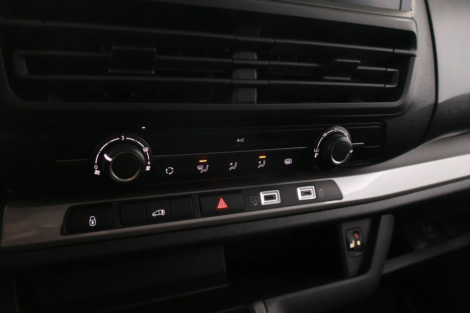 Car Image - 77cKFy9IzN0mO4ykSwHCLZ