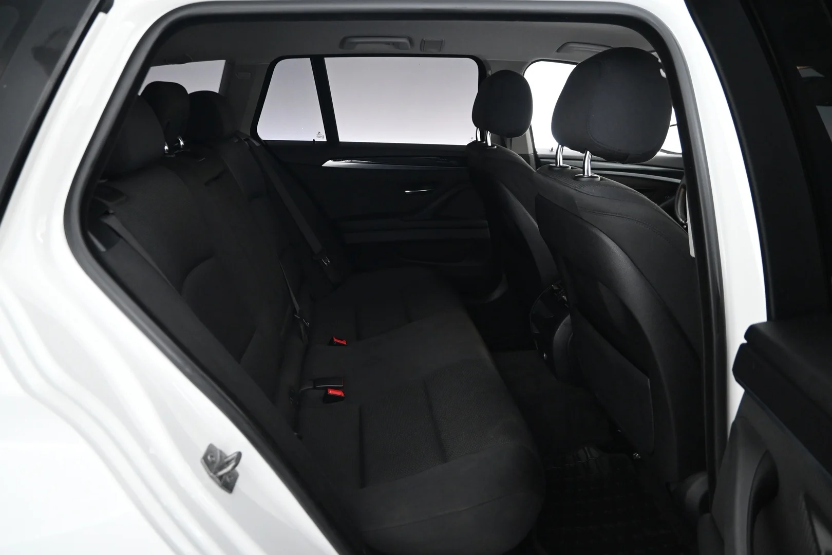 Car Image - 2U94zLWa6EKHki0rdUCz88