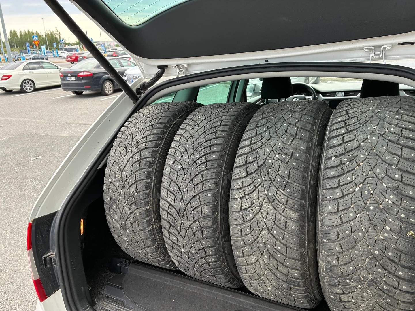 Car Image - 3cpgZVqGcXaTLp1OMAVhQc