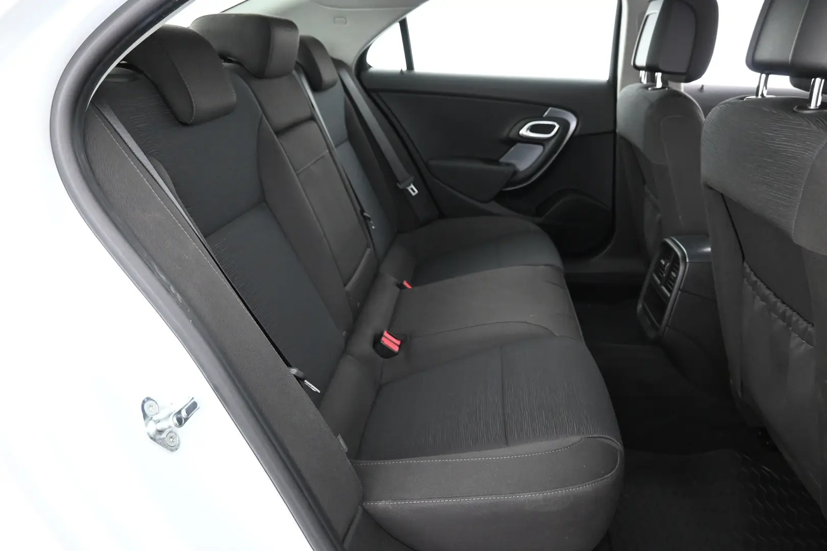 Car Image - 2xHYcJohsIWWkZknP2H7xT