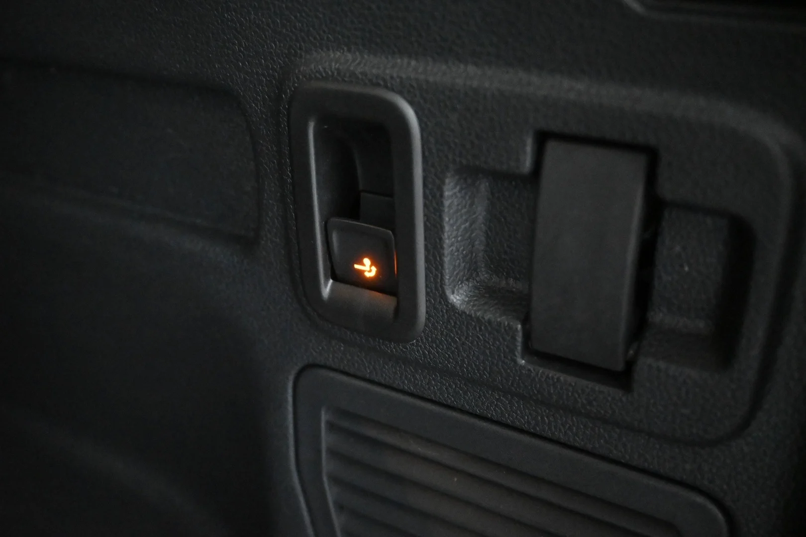 Car Image - 6vFzfQhPpSWwAq259faSeQ