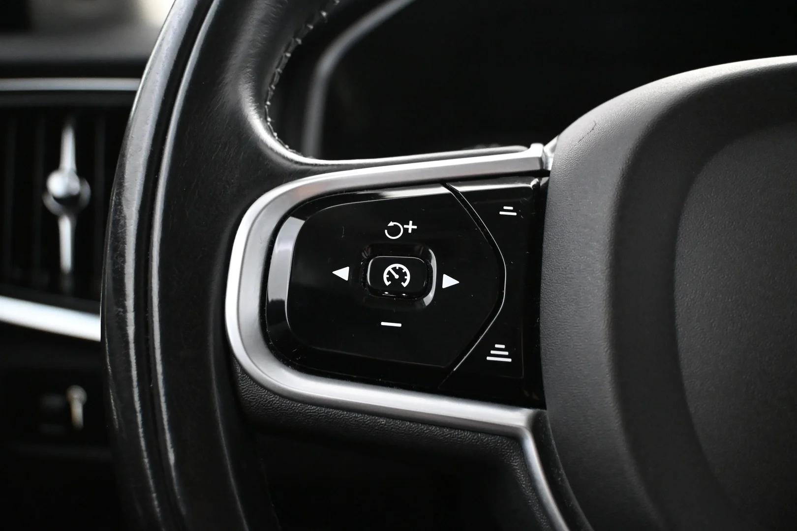 Car Image - 4lqpnqEyINC54VNyyfP62t