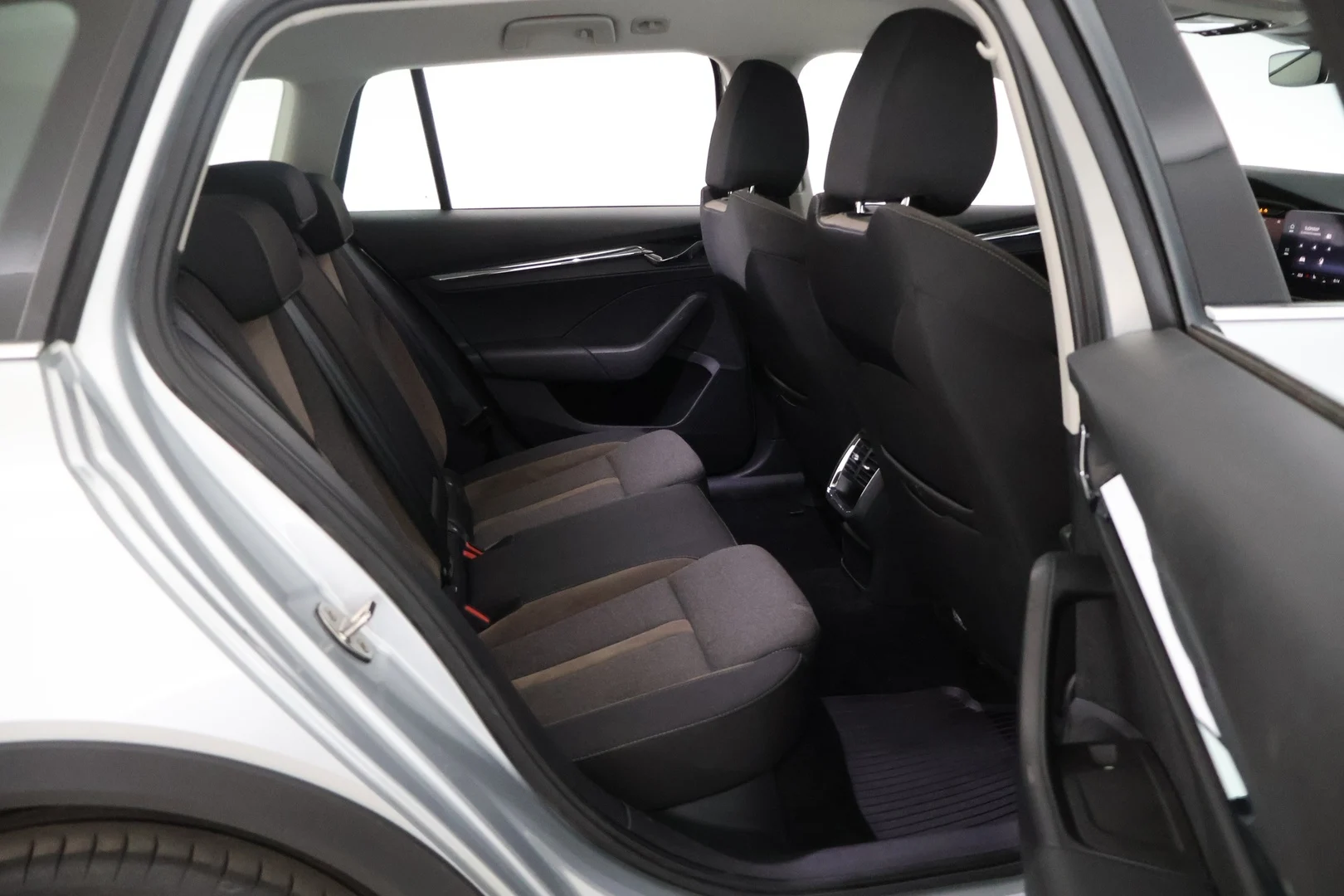 Car Image - 2EfkNSnuqorMw3kbl50LBk