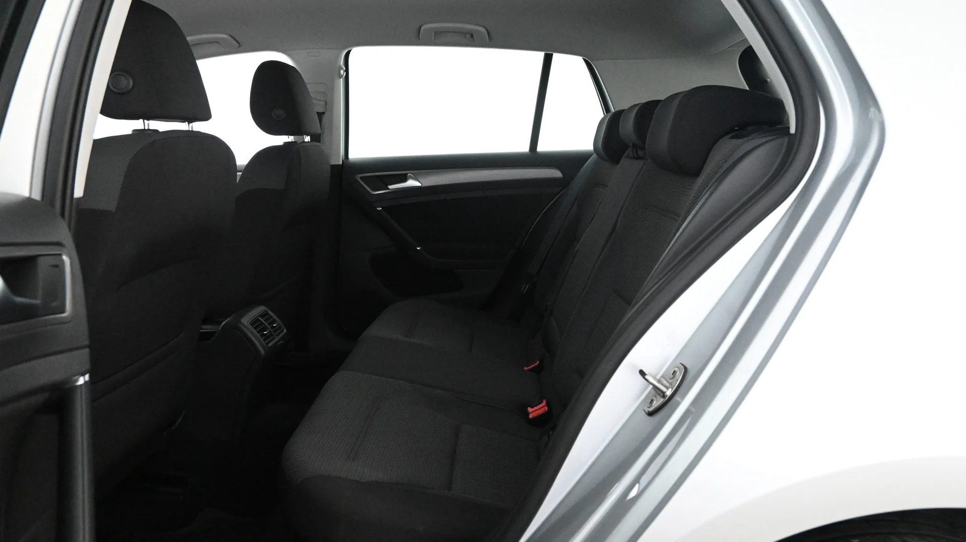 Car Image - 6514QvOaB4VjNxfO9Vrrit