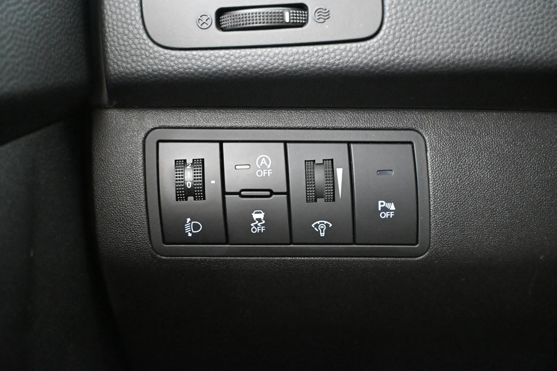 Car Image - 4dvkXe7ZctfCOBS9nx8bBq