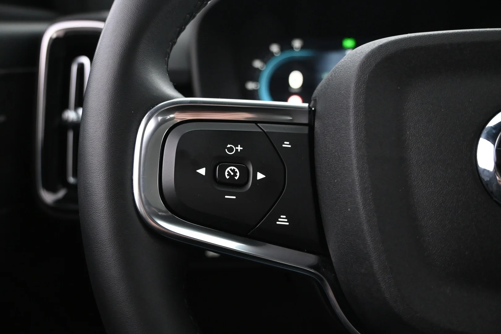 Car Image - olDDWY0XsaDFyqyWhmOyG