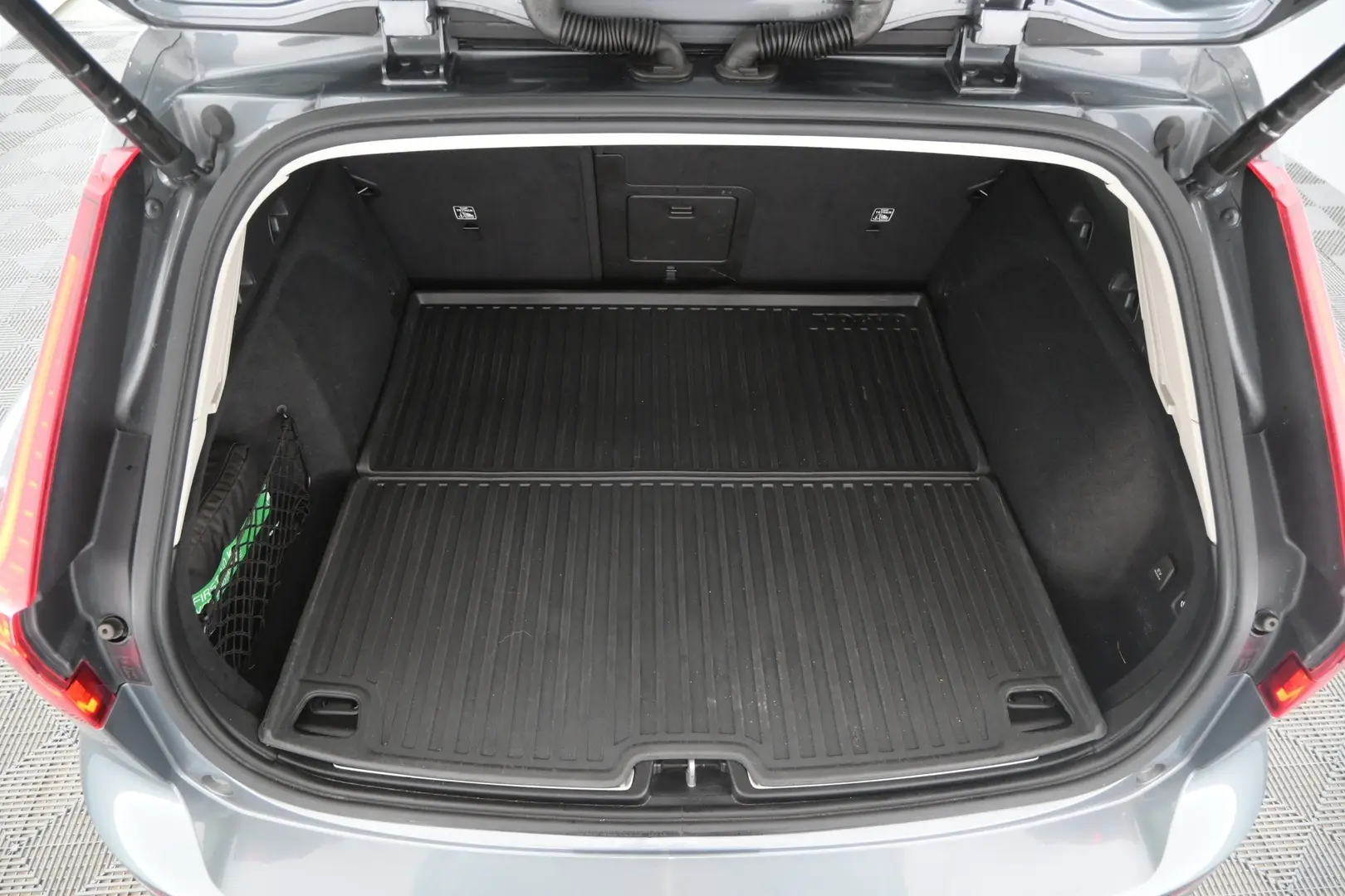 Car Image - 6xBq4B4hWNFwzxV7iS1zg4