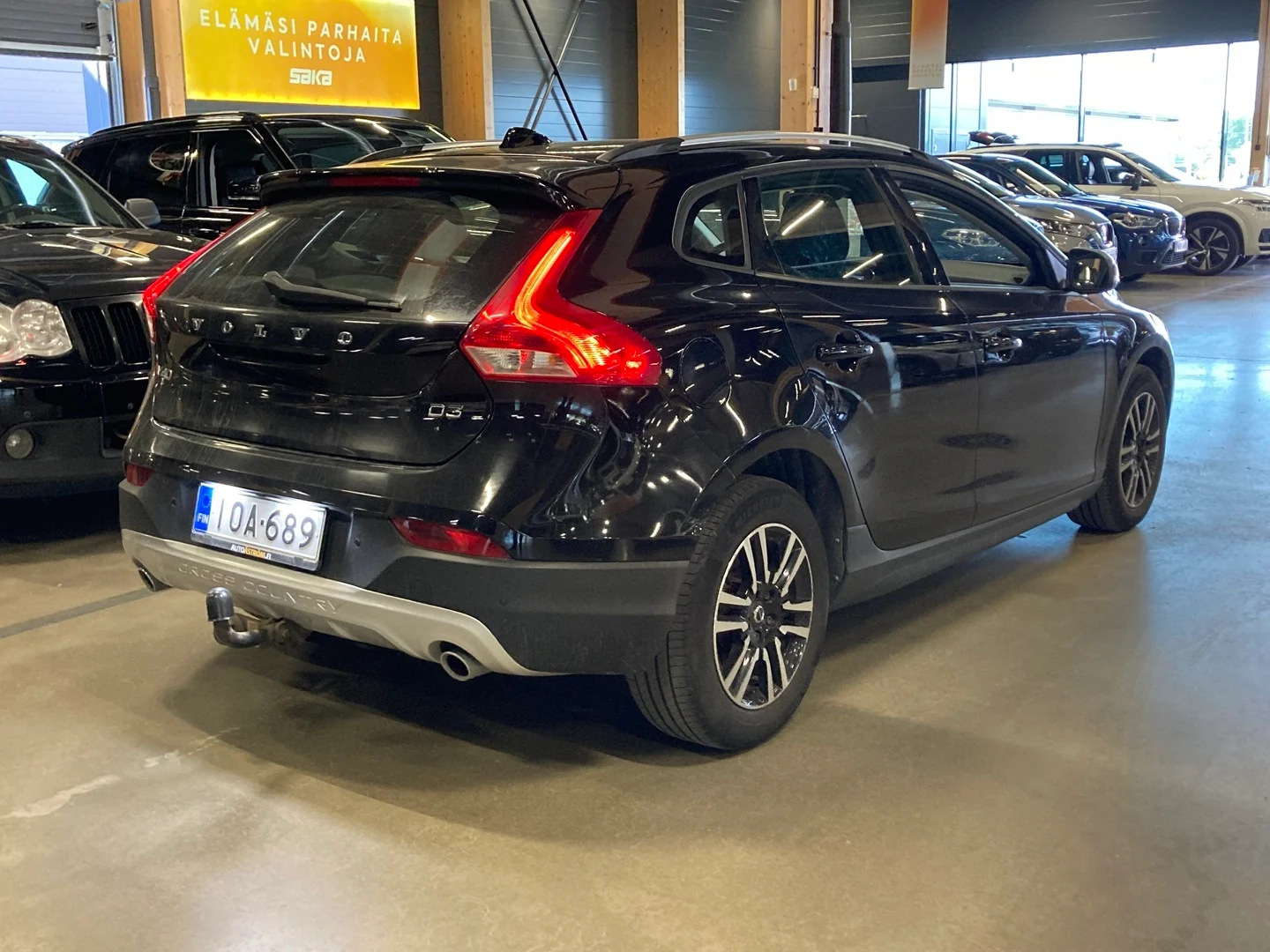 Car Image - 7lPIRqiTeBm3JRnAEOPbJK