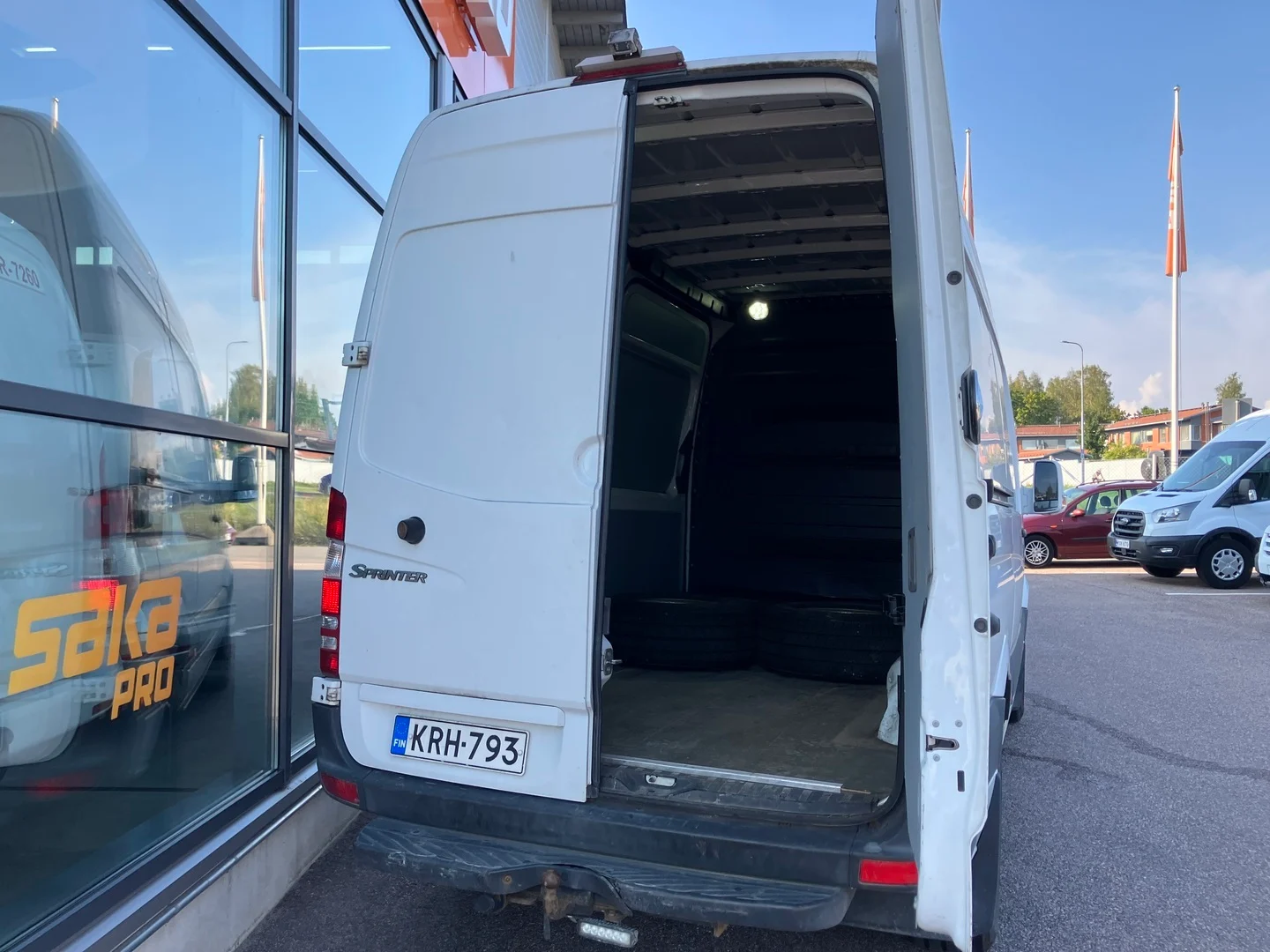 Car Image - 1vKdP1f2YLbZbfKUsz8Lih