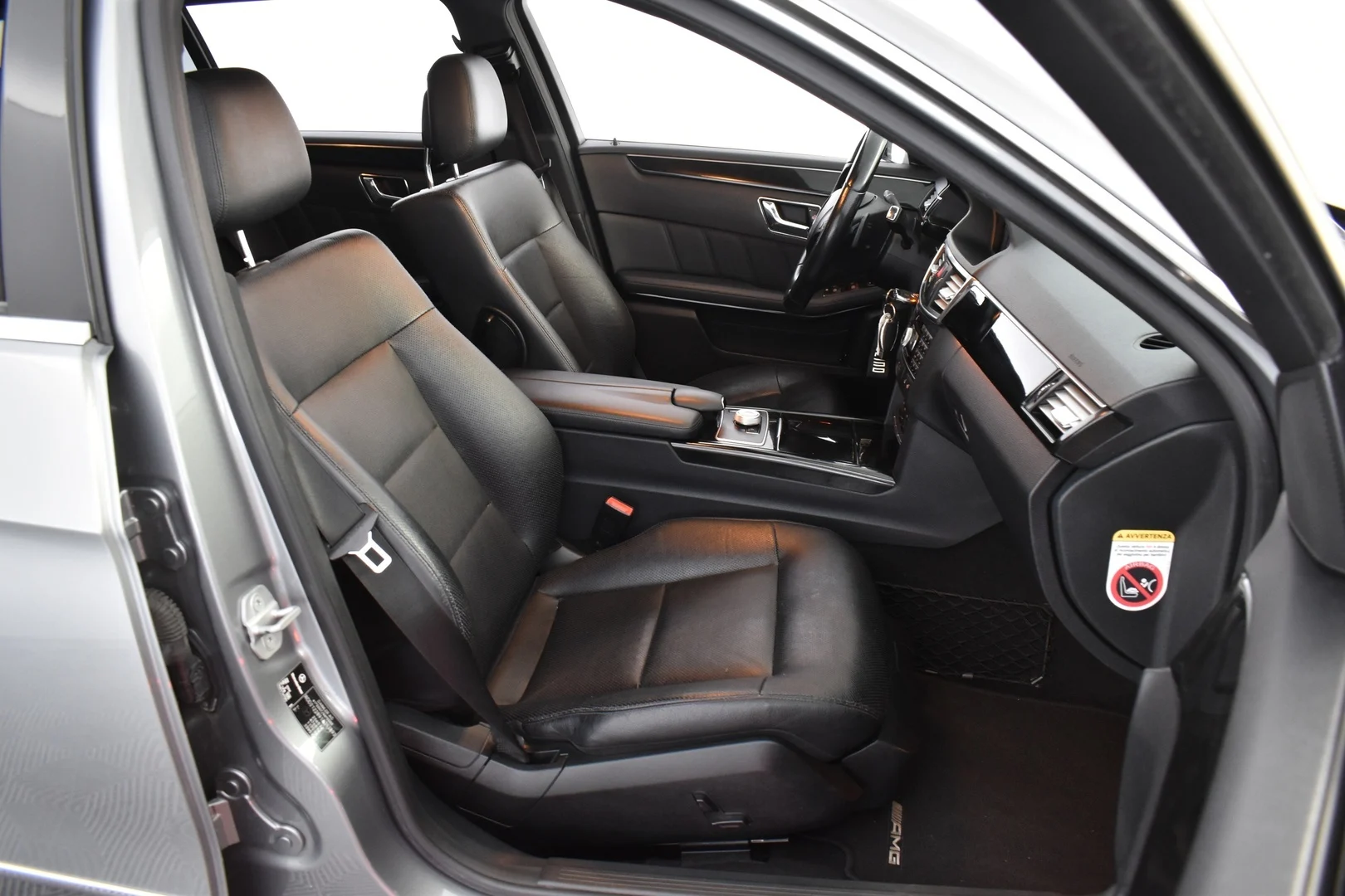 Car Image - 4VzPXRnqugskqcBNpm3SEJ