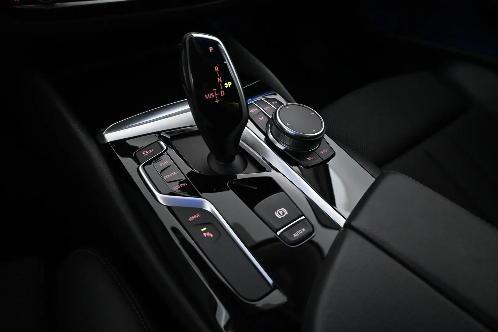 Car Image - 2jdAOwslVd7f4Yy0W3wvpM