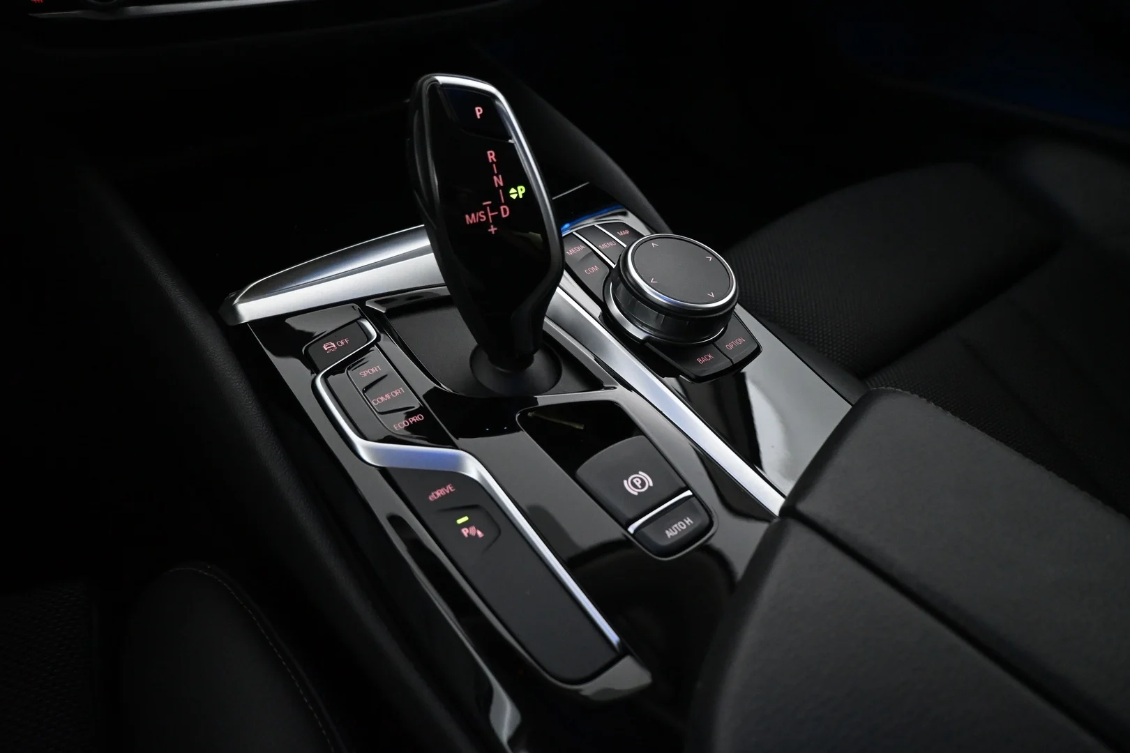 Car Image - 2jdAOwslVd7f4Yy0W3wvpM