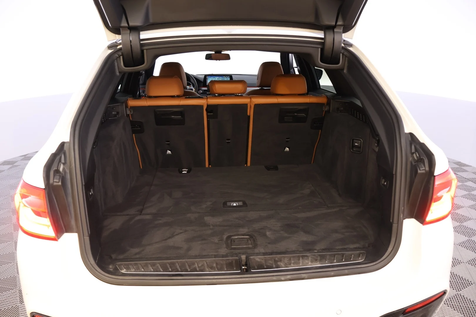Car Image - 6zuizf5dqz6Gc7m2Jx0LP4