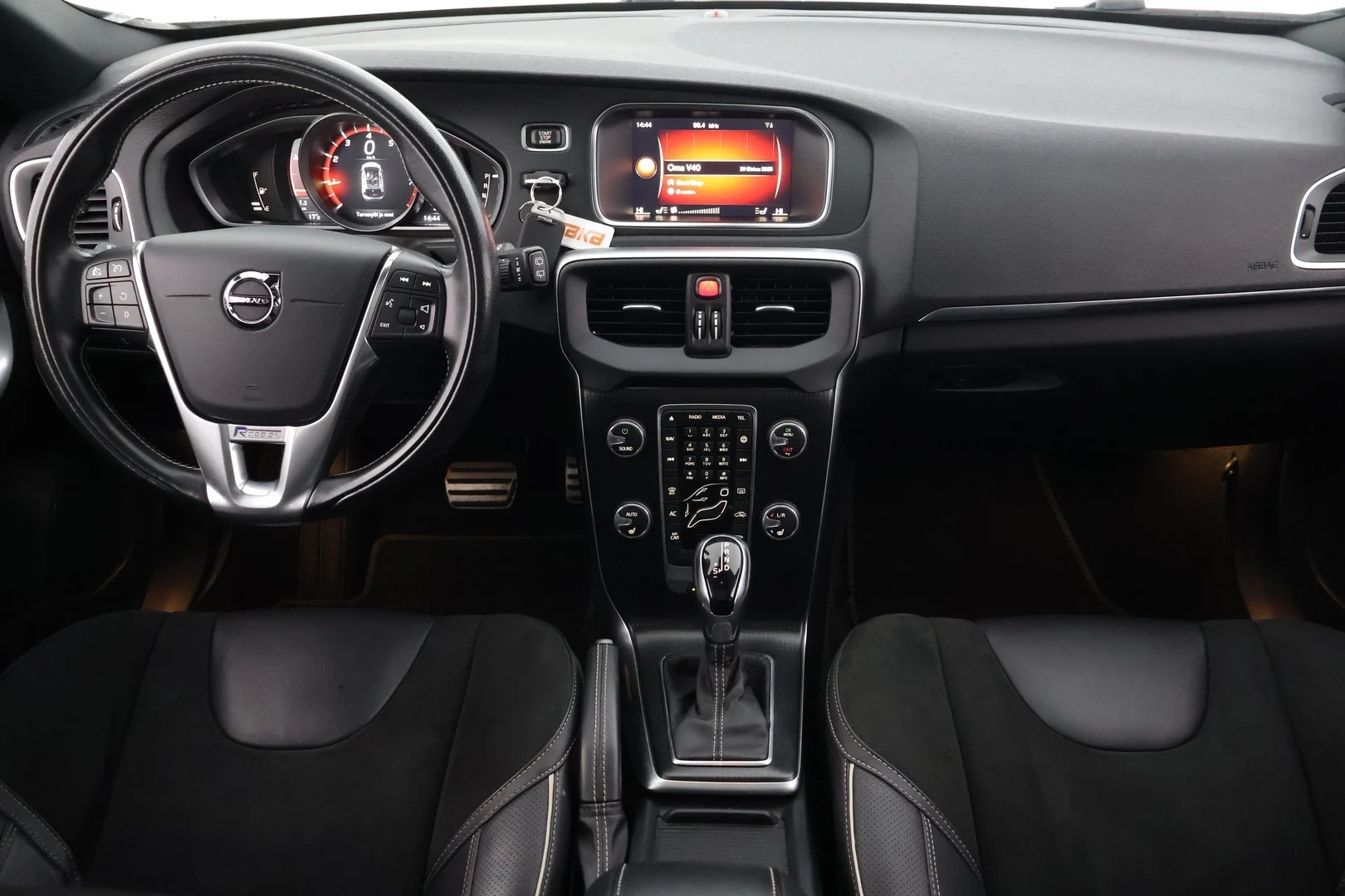Car Image - 6Q4TU4tVTs8nZwpSYBlD9V