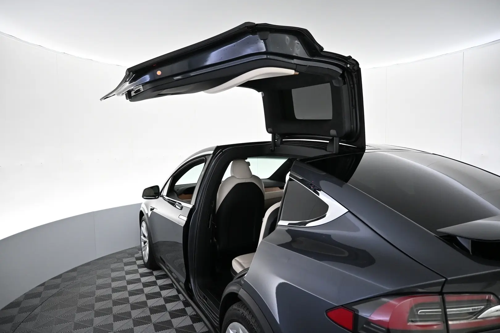 Car Image - 6071JXdJn50XHSvHLWEOq8